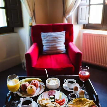 Trikolonion Country Szálloda Sztemníca