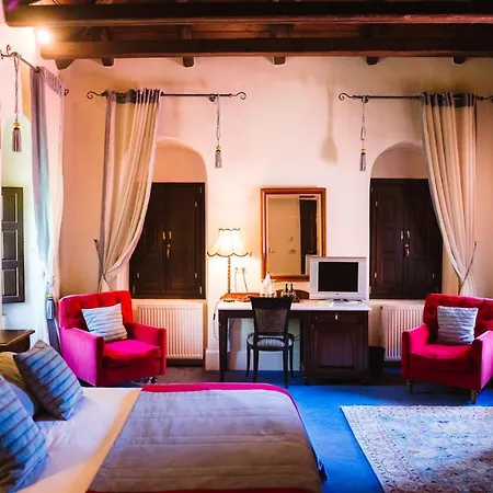 Hotel Trikolonion Country