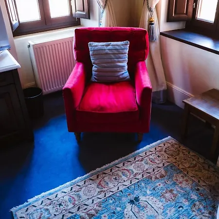 Trikolonion Country Szálloda 3*