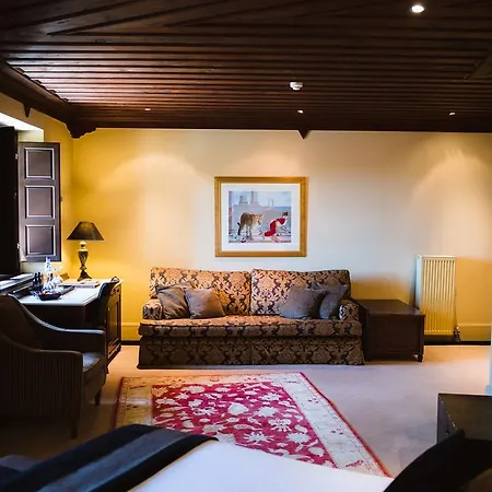 Trikolonion Country Szálloda Sztemníca