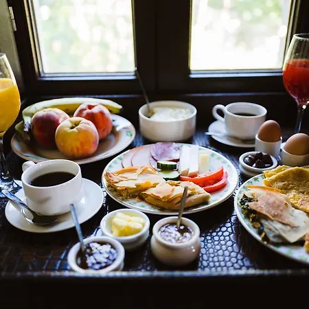 Trikolonion Country Szálloda Sztemníca