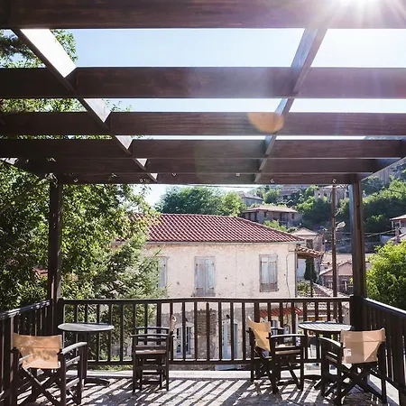 Hotel Trikolonion Country 3*