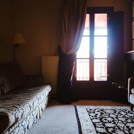 Hotel Trikolonion Country 3*