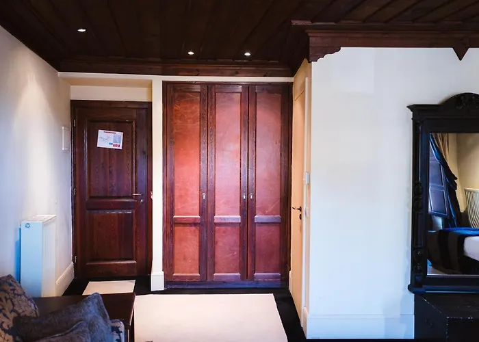 Hotel Trikolonion Country 3*