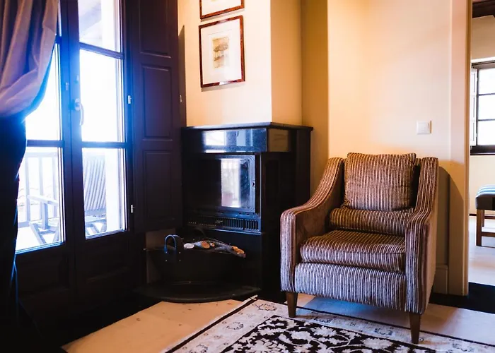 Trikolonion Country فندق