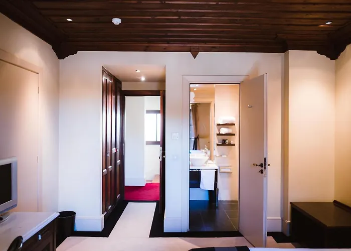 Trikolonion Country 3*