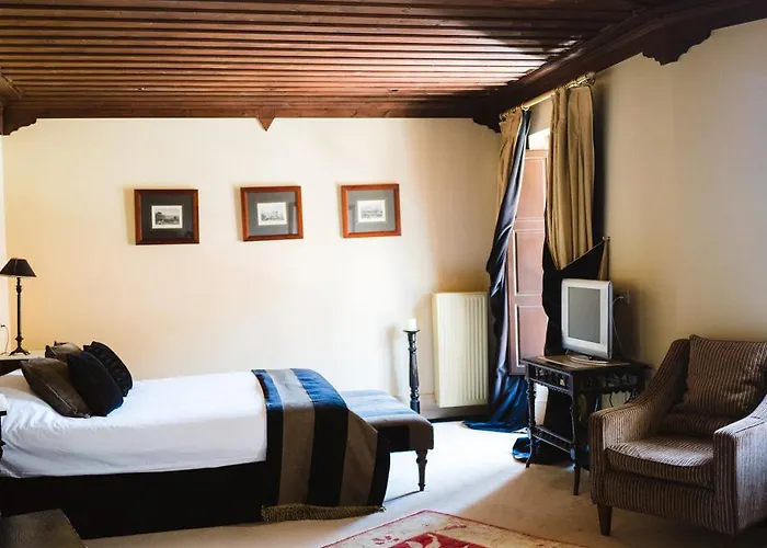 Trikolonion Country 3*