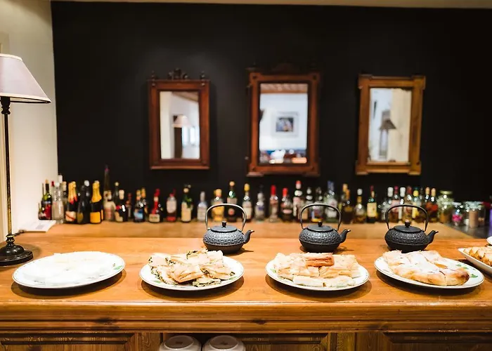 Trikolonion Country فندق