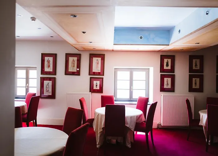 Trikolonion Country فندق