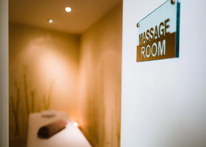 Trikolonion Country فندق 3*