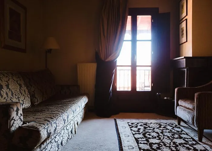 Hotel Trikolonion Country 3*